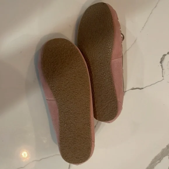 NWOT Minnetonka slippers - Picture 5 of 5